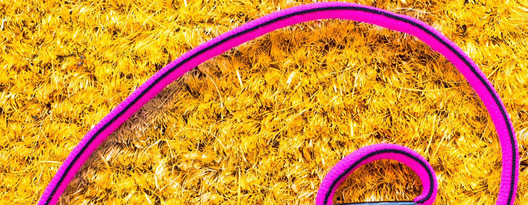 An abstract photo of an apostrophe